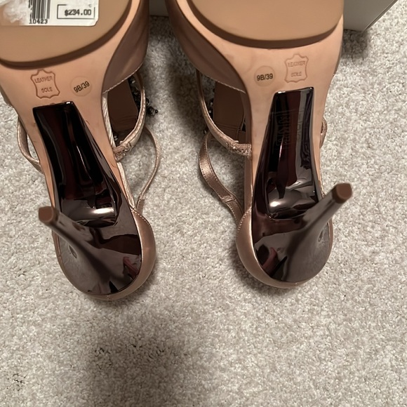 BCBG ‘Shannon’ Cream with metalic heel & gem detail - Picture 8 of 10